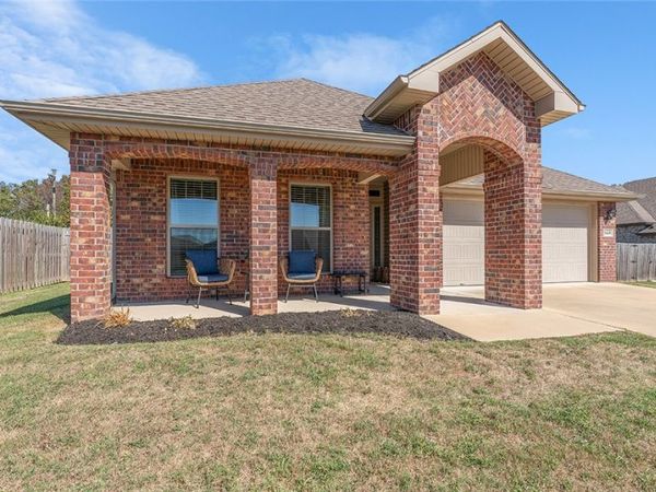 3660 Macintosh Way, Centerton, AR 72712