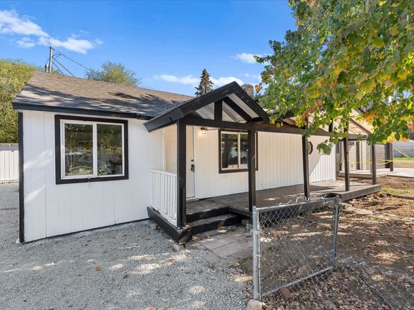 821 S Chronicle St, Spokane Valley, WA 99212