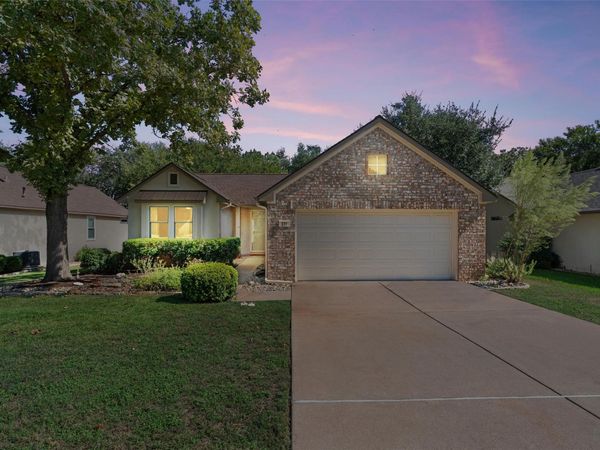 271 Whispering Wind DR, Georgetown, TX 78633
