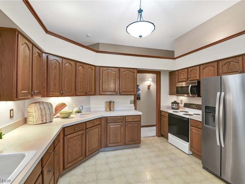 2789 Wilks Lane, Unit 13, Westlake, OH 44145 Photo 2