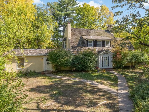 10 Benhill Road, Saint Paul, MN 55105