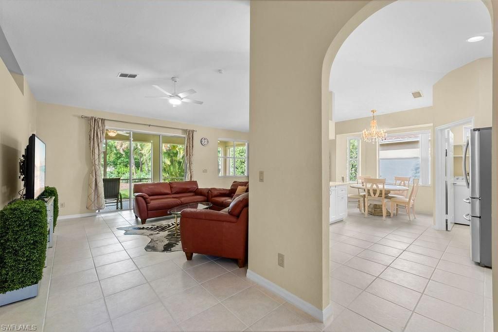 689 Crossfield Cir, Naples, FL 34104 Photo