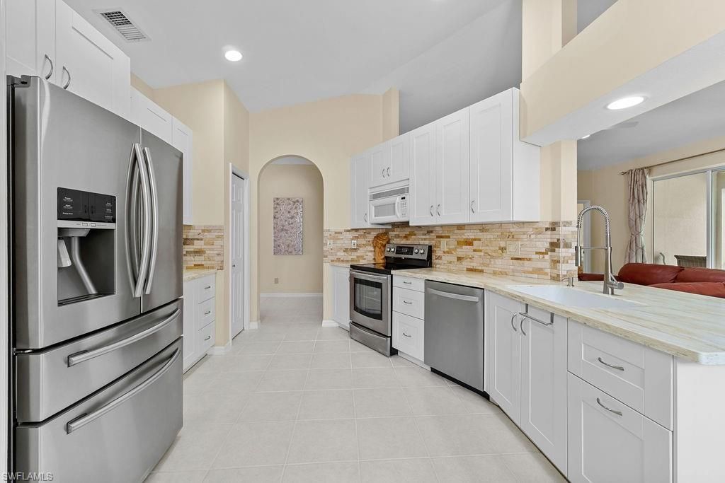 689 Crossfield Cir, Naples, FL 34104 Photo