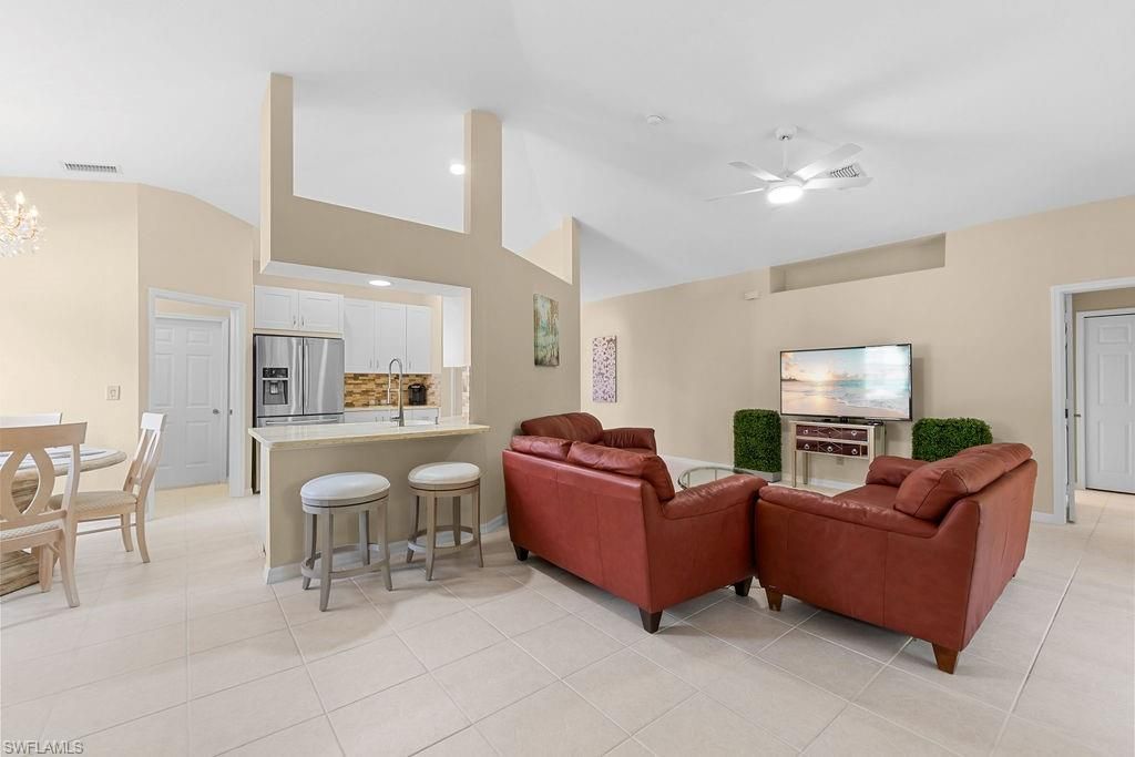 689 Crossfield Cir, Naples, FL 34104 Photo