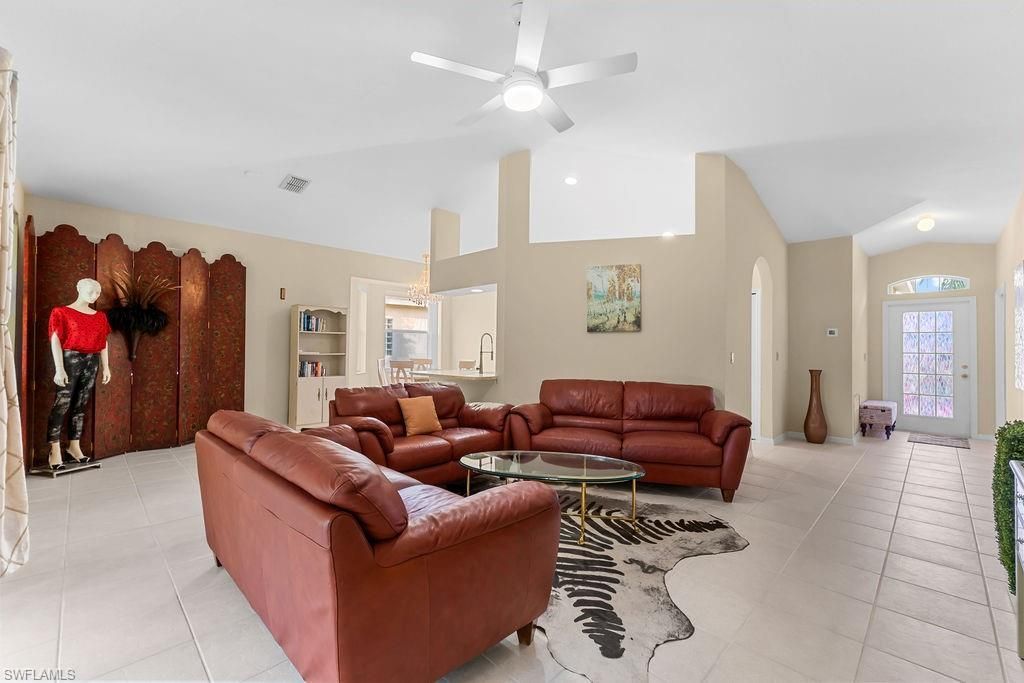 689 Crossfield Cir, Naples, FL 34104 Photo
