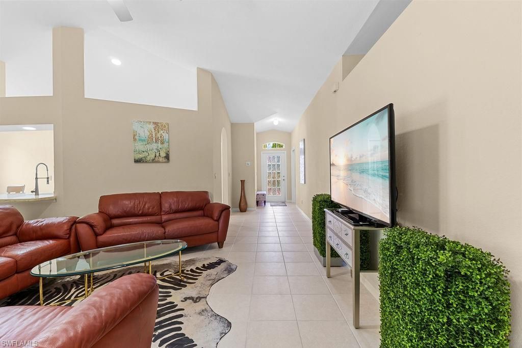 689 Crossfield Cir, Naples, FL 34104 Photo