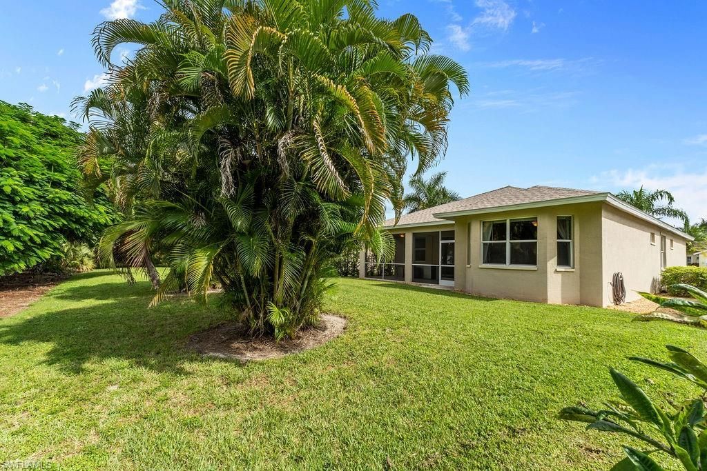 689 Crossfield Cir, Naples, FL 34104 Photo
