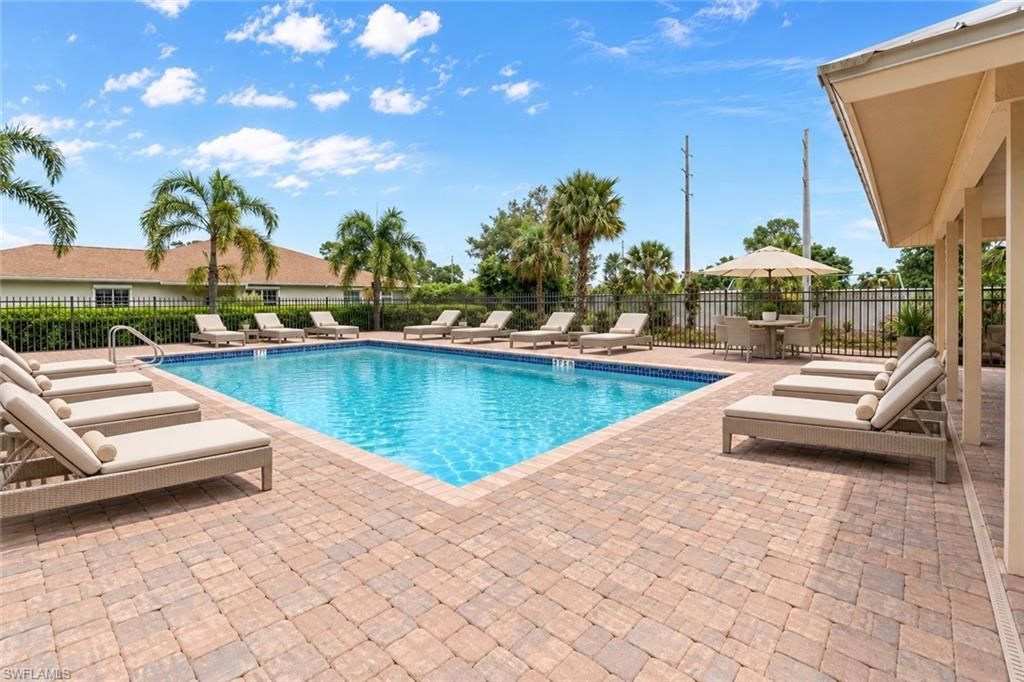 689 Crossfield Cir, Naples, FL 34104 Photo