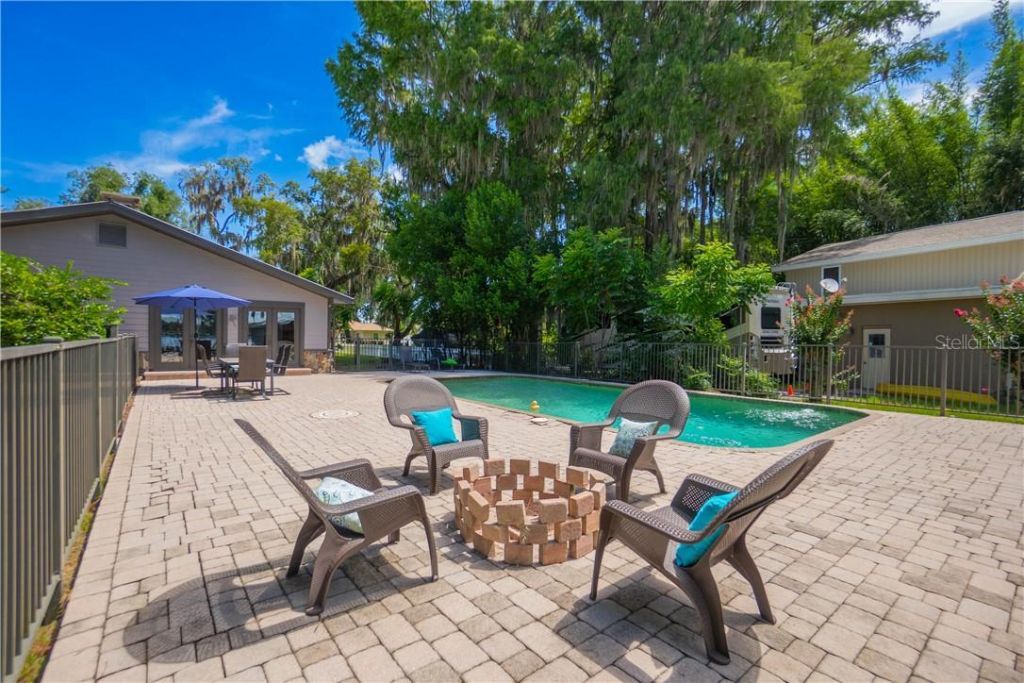 85 S Hunting Lodge Drive , Inverness, FL 34453 Photo
