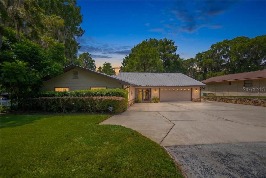 85 S Hunting Lodge Drive , Inverness, FL 34453 Photo