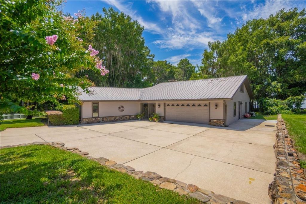 85 S Hunting Lodge Drive , Inverness, FL 34453 Photo