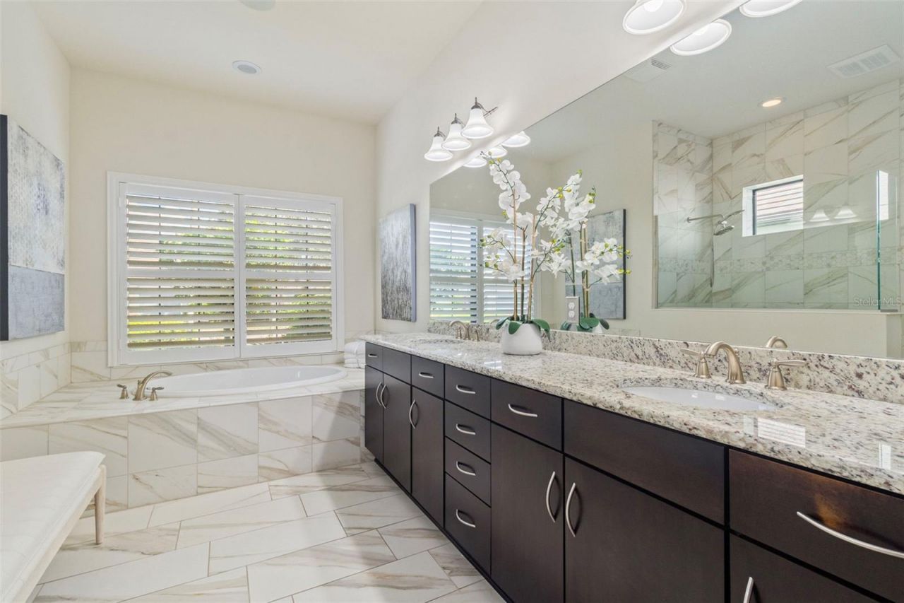 16293 Camden Lakes Circle, Naples, FL 34110 Photo