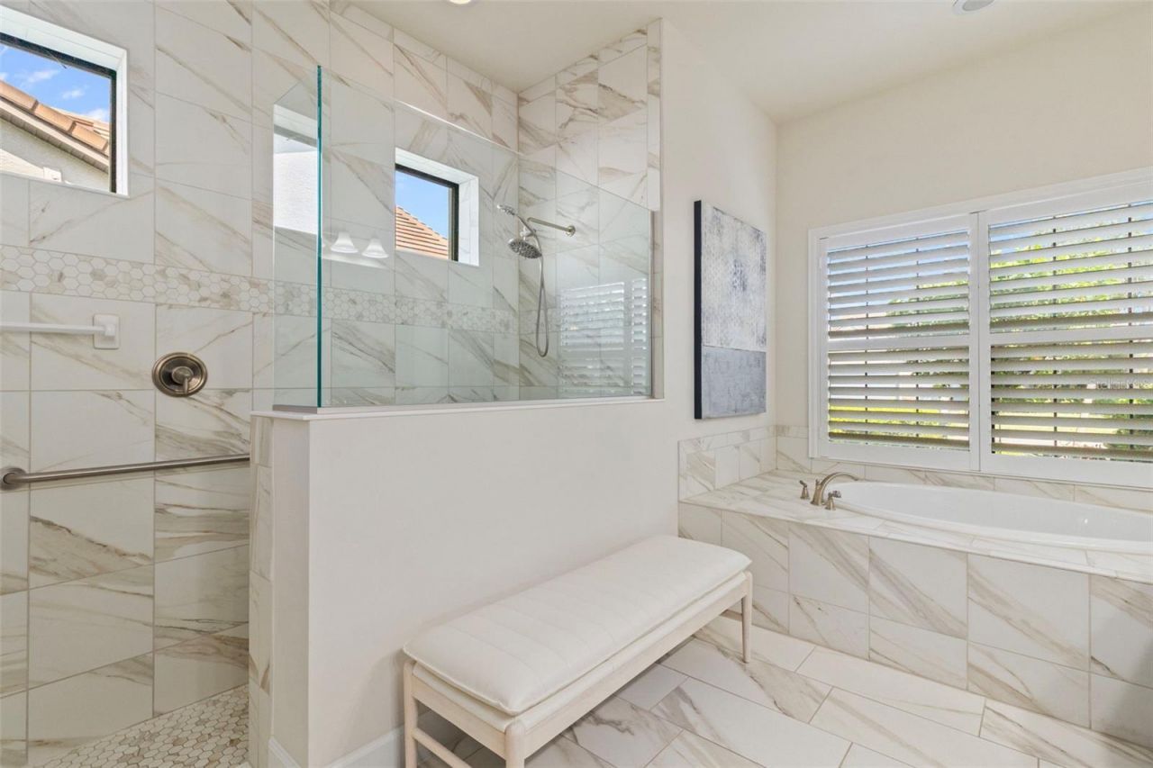 16293 Camden Lakes Circle, Naples, FL 34110 Photo