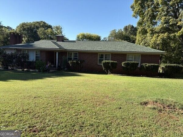 300 E Belmont Dr, Calhoun, GA 30701