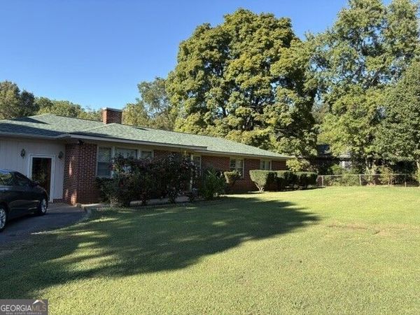 300 E Belmont Dr, Calhoun, GA 30701
