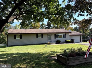1026 HOSENSACK ROAD, PALM, PA 18070