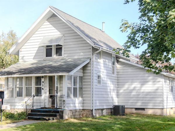 314 Pennsylvania Avenue, Story City, IA 50248