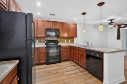 2862 Mackenzie Court photo 4