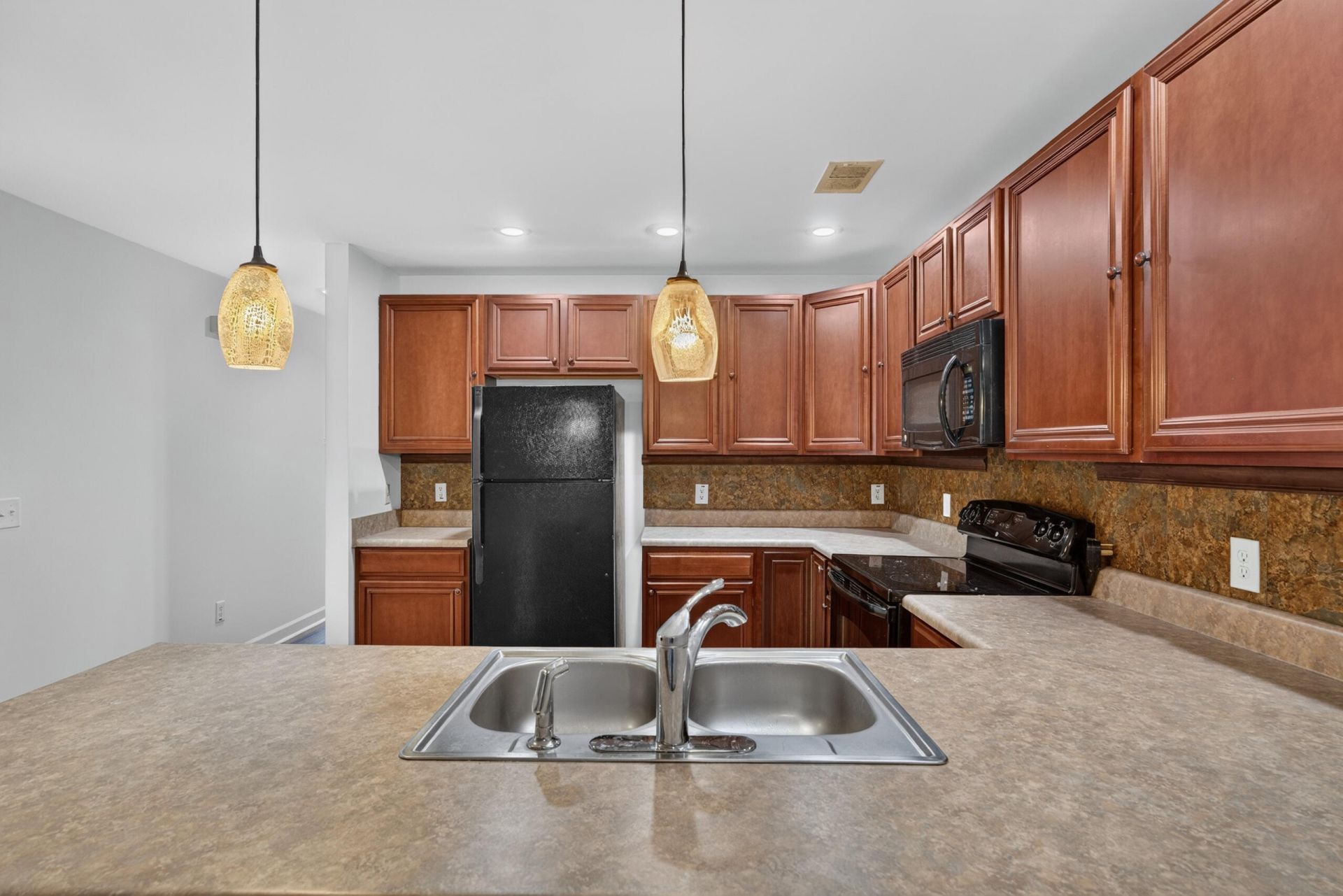 2862 Mackenzie Court Photo 7