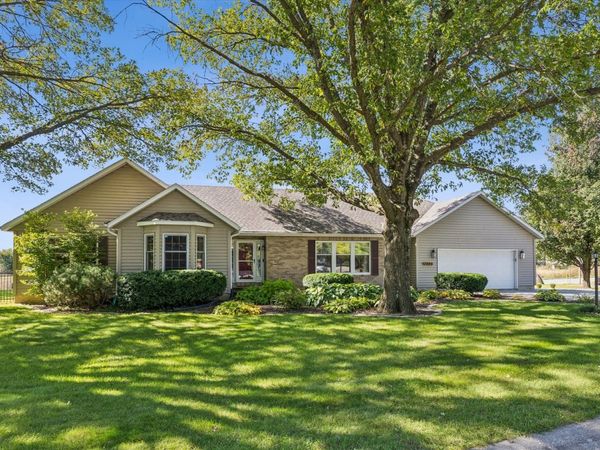 7095 Holdorf Drive, Blue Grass, IA 52726