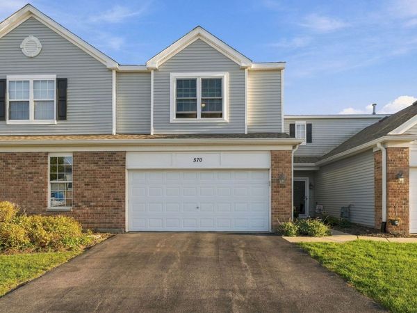 570 Springbrook Trail N, Oswego, IL 60543