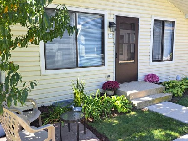 2s759 Winchester Circle, Unit 2, Warrenville, IL 60555