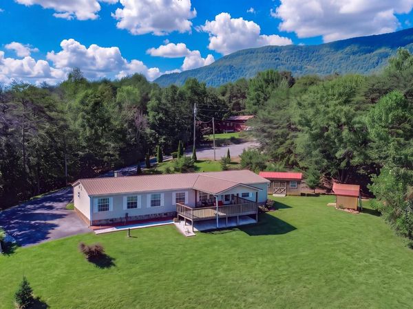 522 Under The Sun Road, Cosby, TN 37722