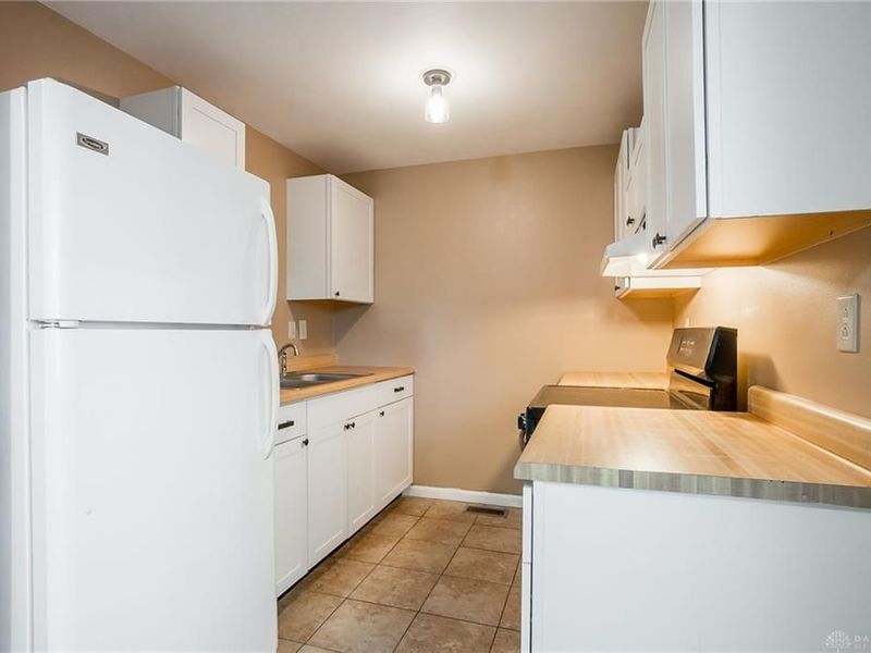 501 Adrian Court, Brookville, OH 45309 Photo 10