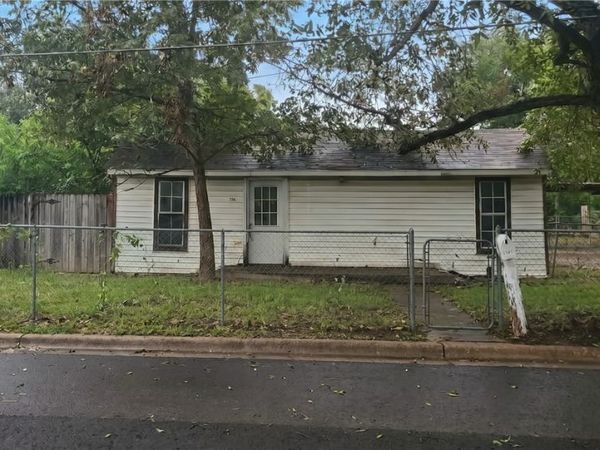 1807 Holly Street , Georgetown, TX 78626