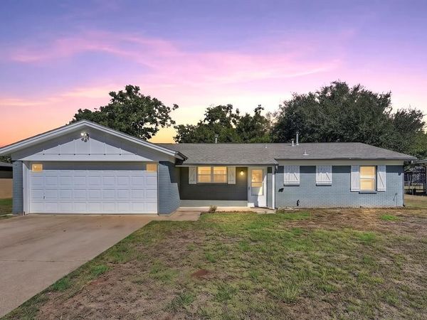 1216 Walker Drive, Hurst, TX 76053