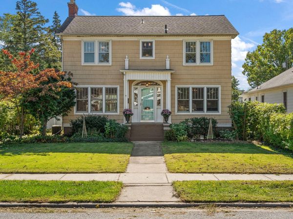 32 Lawndale Street, Hammond, IN 46324