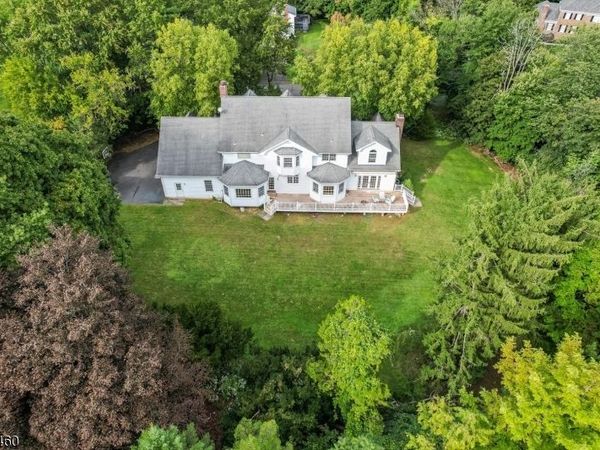 602 Grandview Ter, Franklin Lakes, NJ 07417