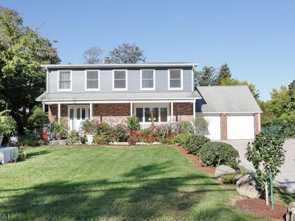 183 N Farview Ave, Paramus, NJ 07652