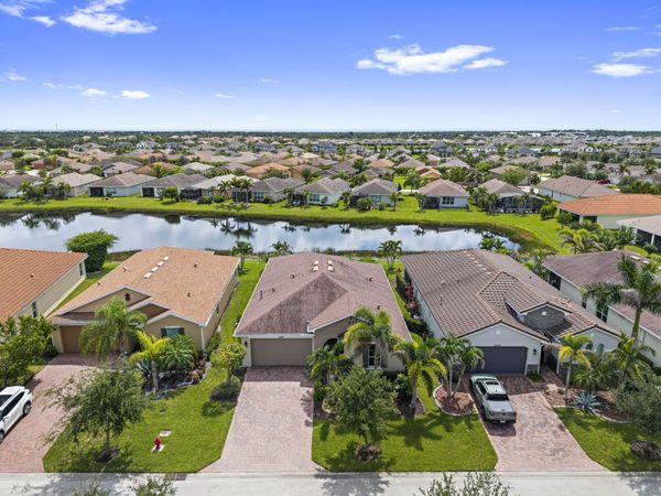 12497 SW Silverwood Avenue, Port St. Lucie, FL 34987