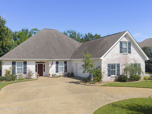 208 Old Bay Lane, Bay Saint Louis, MS 39520