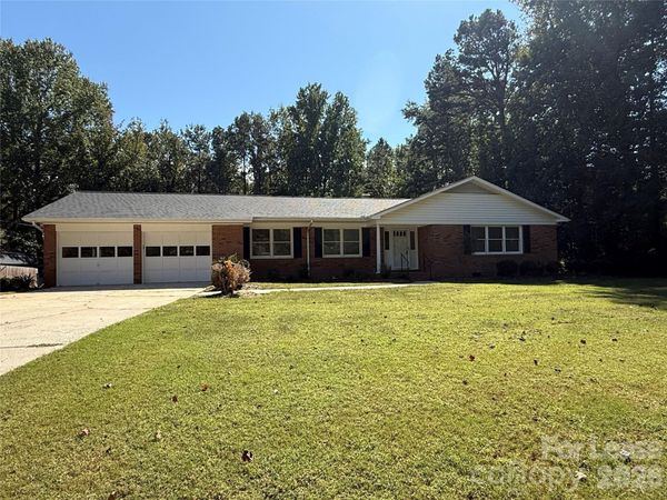 8806 Crestwood Drive , Mount Pleasant, NC 28124