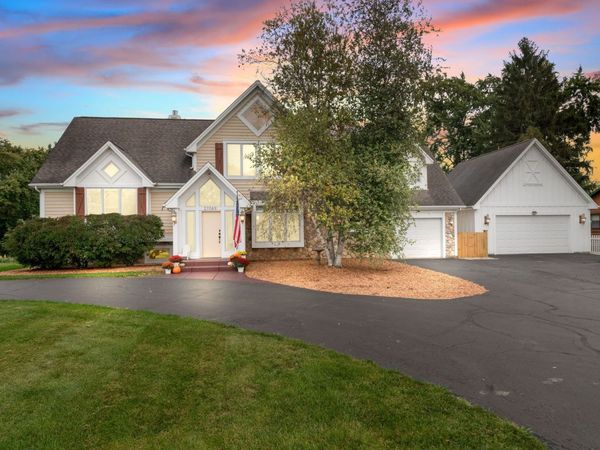 27069 W FOX RIVER Road , Cary, IL 60013