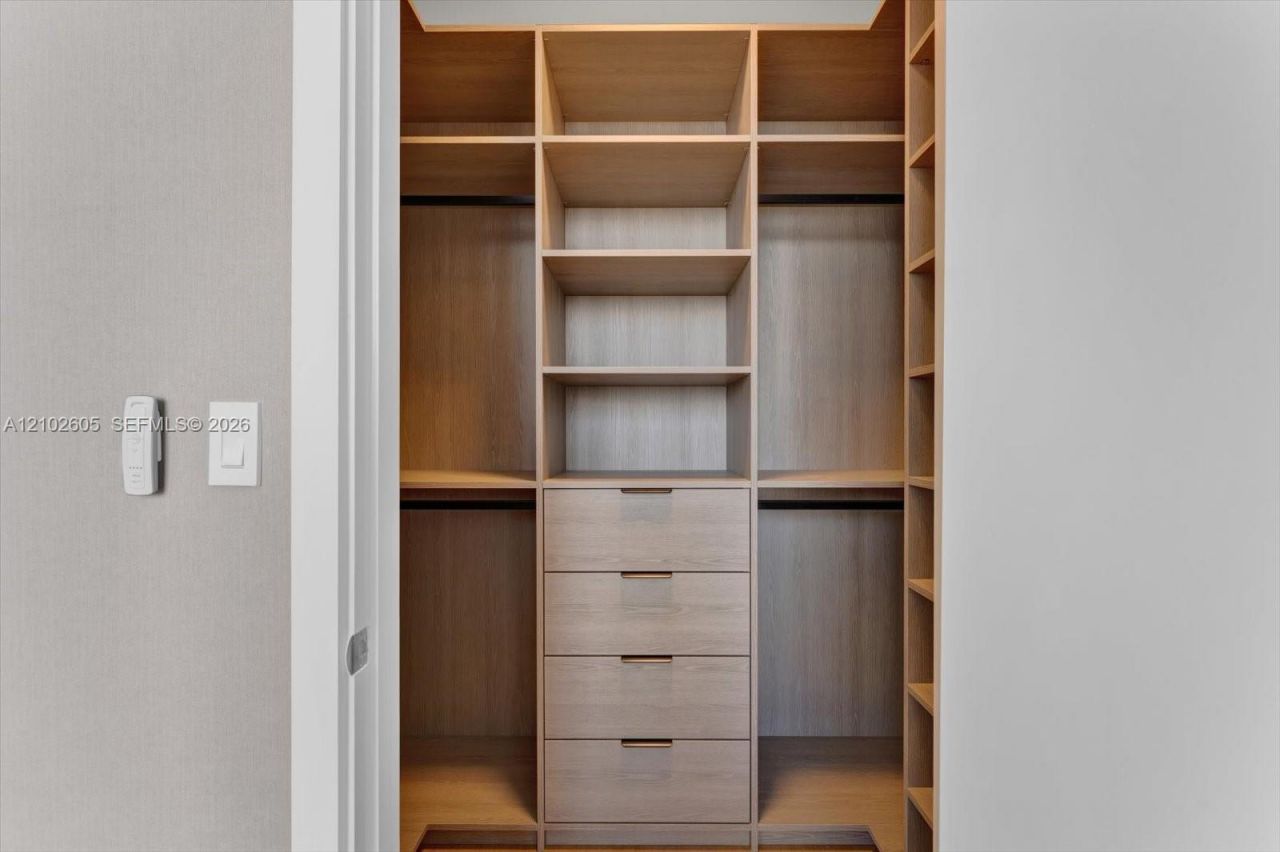 175 SE 25th Rd, Unit 3704, Miami, FL 33129 Photo