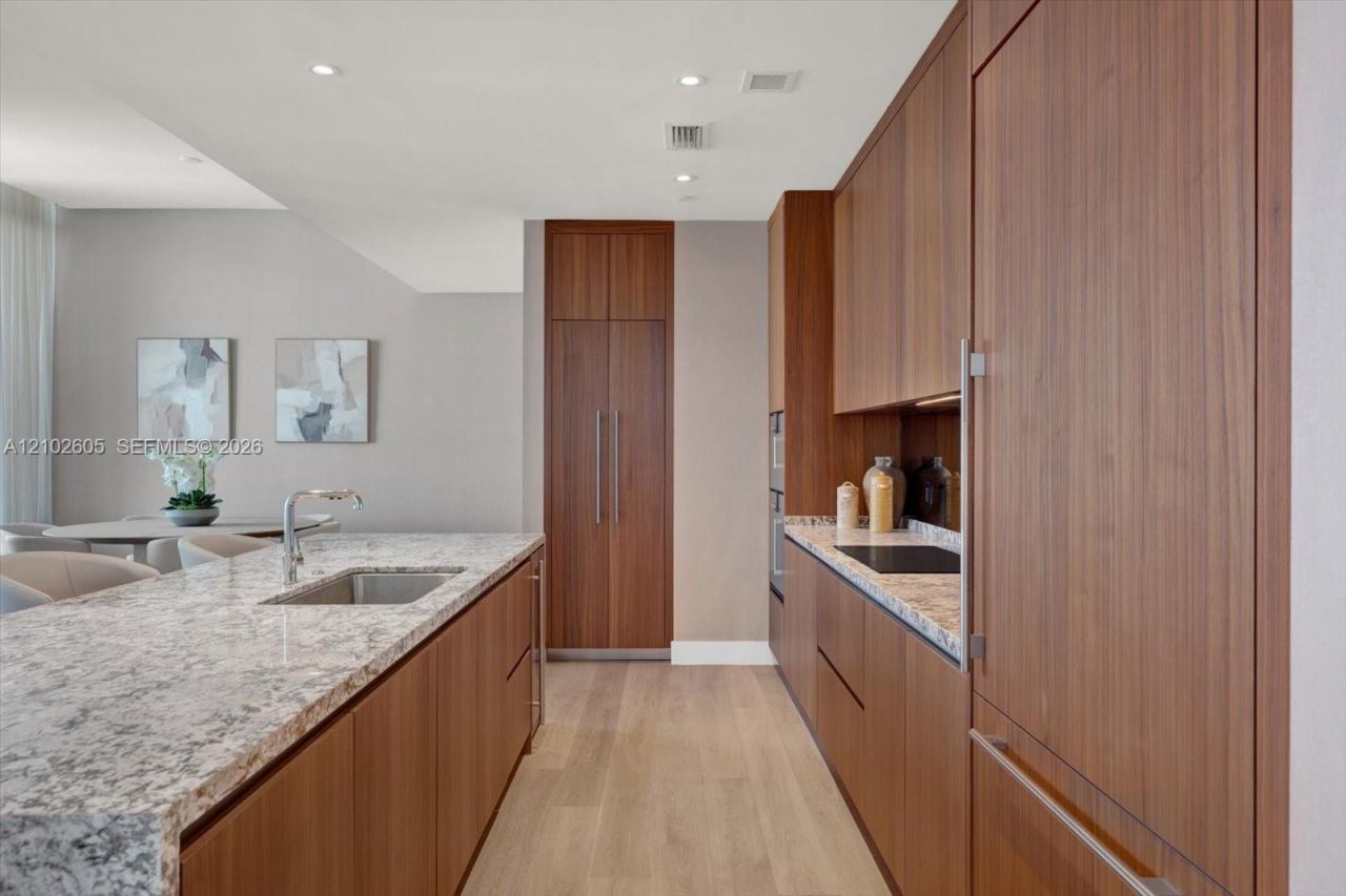 175 SE 25th Rd, Unit 3704, Miami, FL 33129 Photo