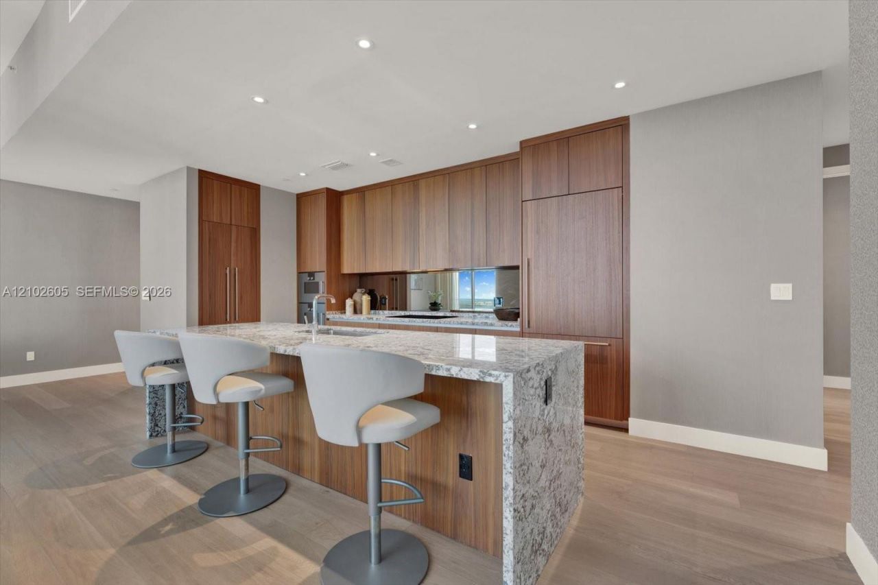 175 SE 25th Rd, Unit 3704, Miami, FL 33129 Photo