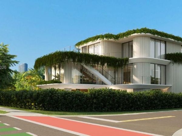 920 N Venetian Dr , Miami, FL 33139