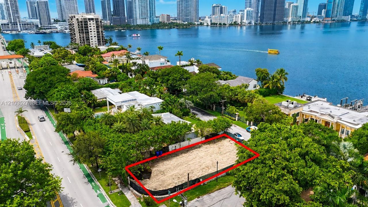 920 N Venetian Dr, Miami, FL 33139 Photo