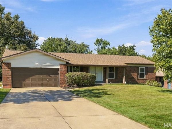 417 Nottingham Drive, Ballwin, MO 63011