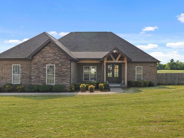 185 Valley Grove St, Tuscumbia, AL 35674