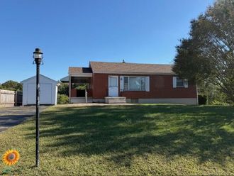 2821 Richard AVE NE Roanoke, VA 24012