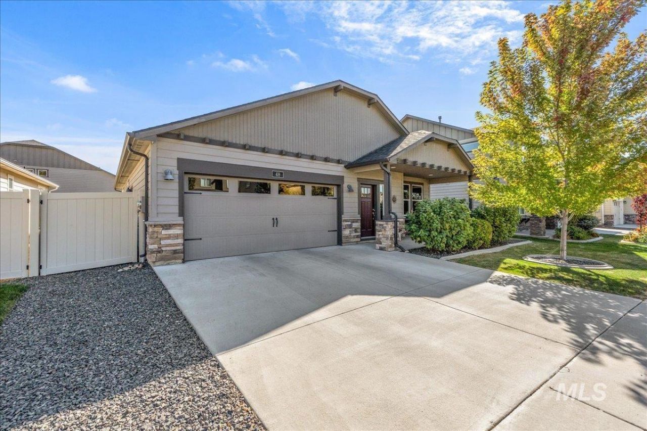 48 N Wooddale Ave, Eagle, ID 83616 Main Photo