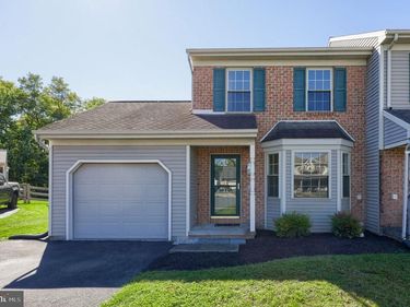 23 WINDEMERE COURT, ELIZABETHTOWN, PA 17022