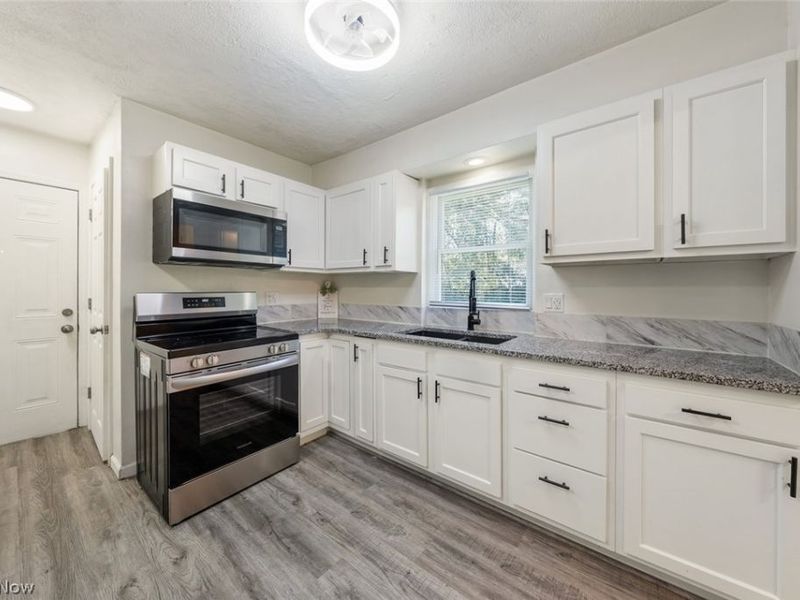 1184 Orlando Avenue, Akron, OH 44320 Photo 8