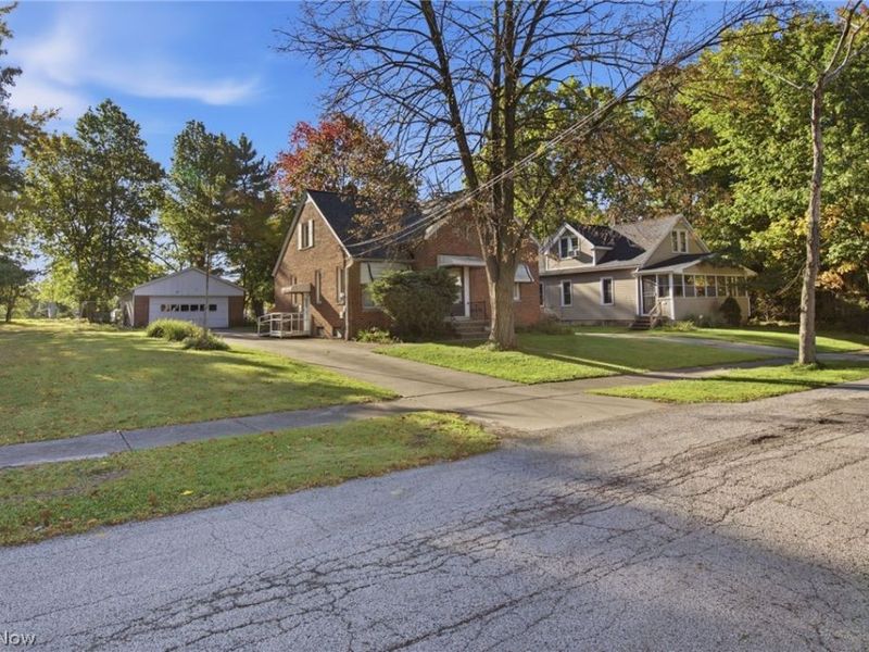 5451 Hill Street, Maple Heights, OH 44137 Photo 1