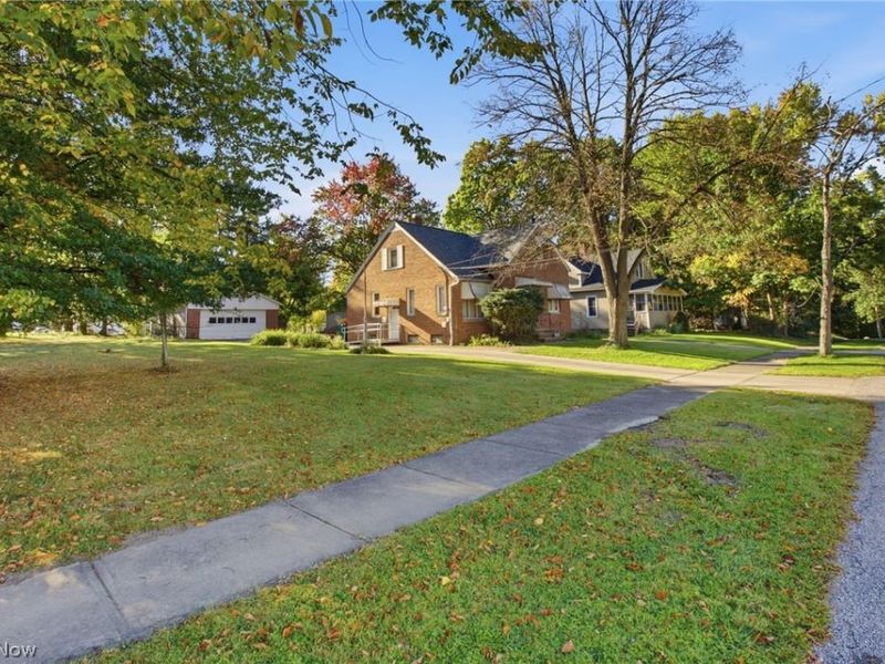 5451 Hill Street, Maple Heights, OH 44137 Photo 8